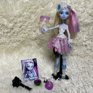 Monster High Doll Abbey Bominable Ghouls Rule